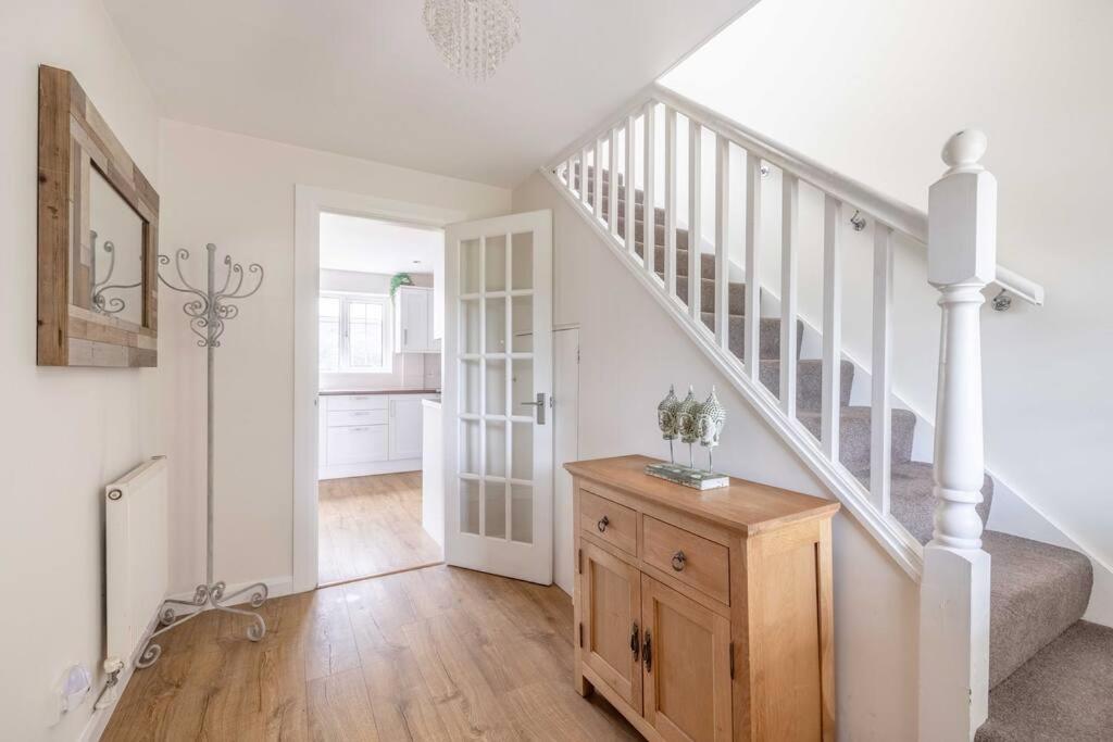 3-Bed Family Home With Parking & Large Garden Windsor Extérieur photo