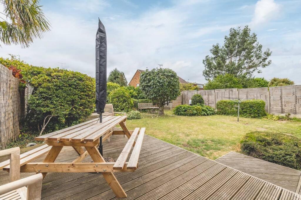 3-Bed Family Home With Parking & Large Garden Windsor Extérieur photo