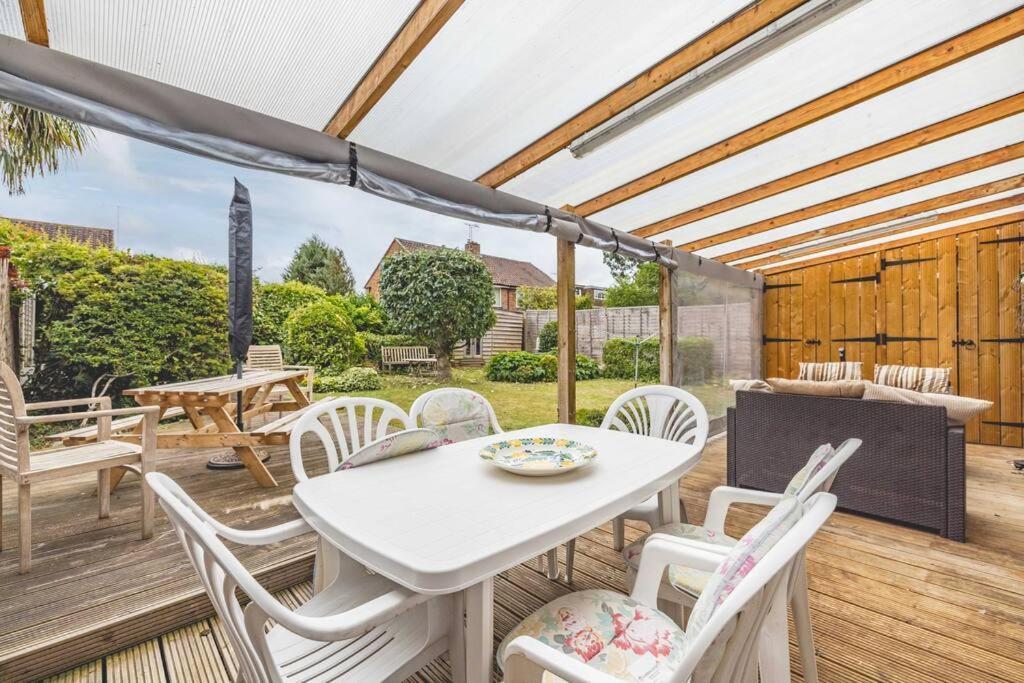 3-Bed Family Home With Parking & Large Garden Windsor Extérieur photo